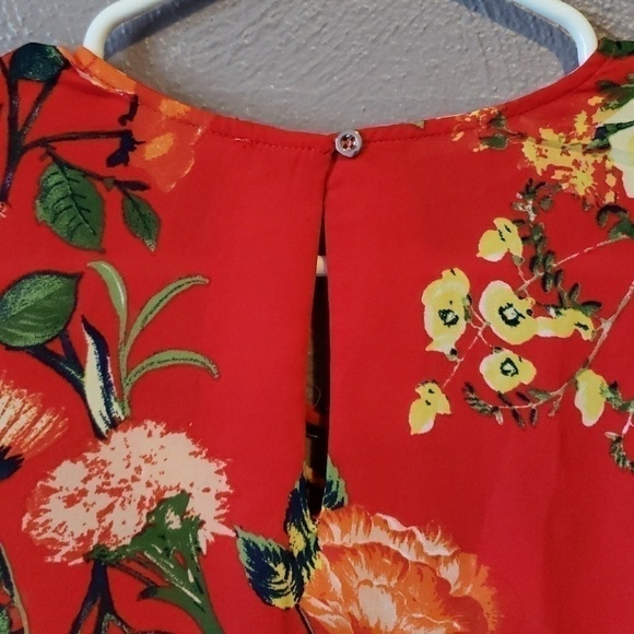 NWT Charming Charlie’s Long Sleeve Red Flowy Floral Lace up Front V-neck Blouse - Picture 6 of 7